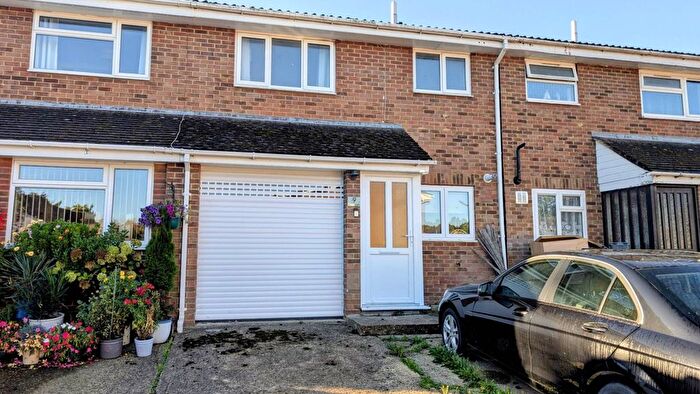 3 Bedroom Terraced House For Sale In Elm Close, Bordon, Hampshire, GU35