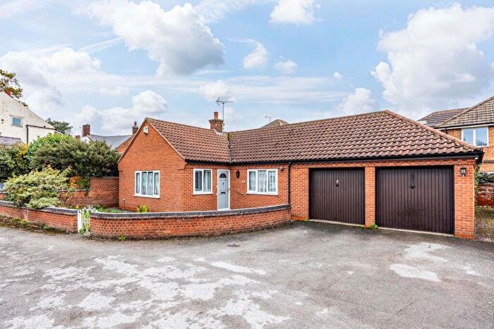 2 Bedroom Detached Bungalow For Sale In Eaton Close, Farnsfield, NG22
