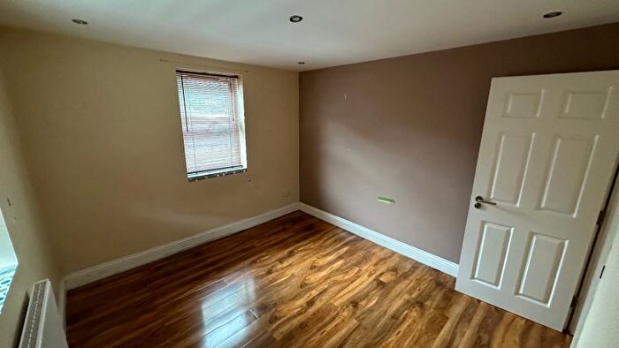 2 Bedroom End Of Terrace House To Rent In Langthorne Rd, Leytonstone, E11
