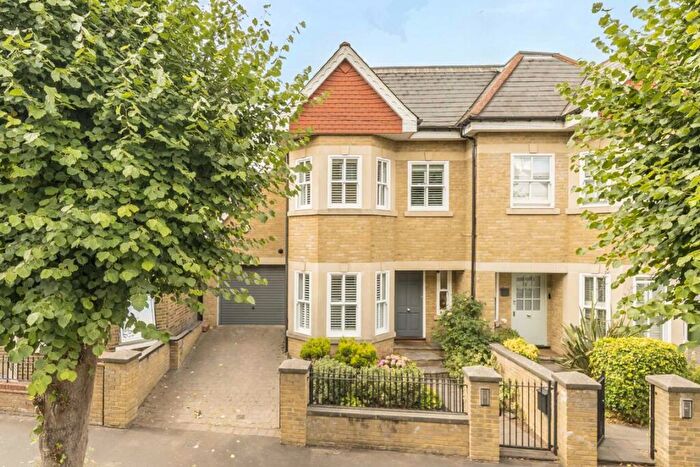 4 Bedroom Semi-Detached House For Sale In Feltham Avenue, East Molesey, KT8