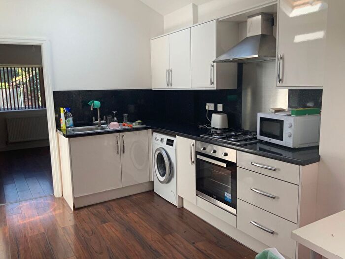 7 Bedroom Terraced House To Rent In Egerton Road, Manchester, M14
