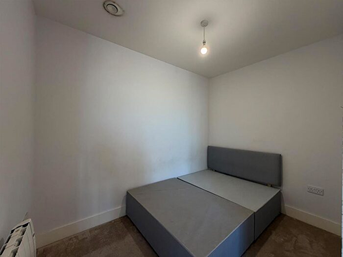 1 Bedroom Flat To Rent In Nobel Drive, Harlington, UB3