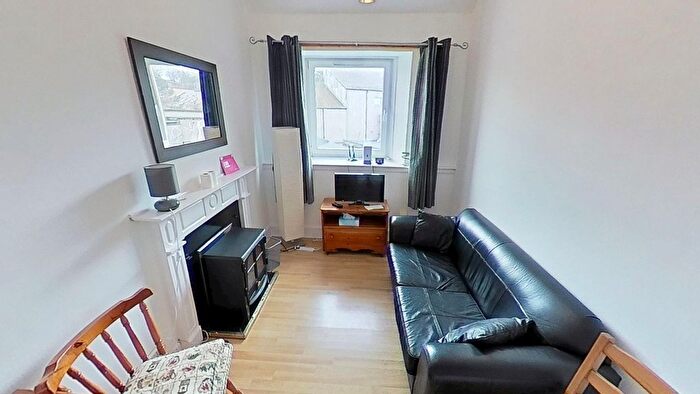 2 Bedroom Flat To Rent In Gorgie Road, Edinburgh, EH11