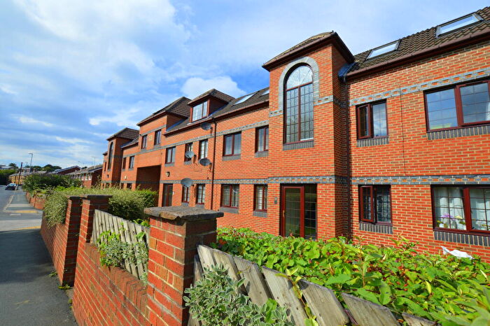 2 Bedroom Apartment To Rent In Hanover Court, Morley, LS27