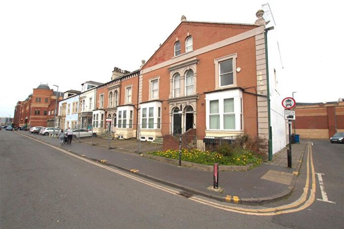 21 Bedroom End Of Terrace House For Sale In Grange Road, Middlesbrough, TS1