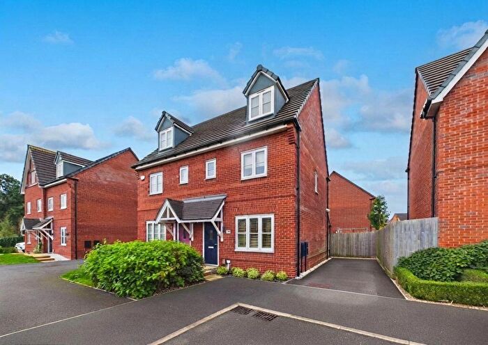 3 Bedroom Semi-Detached House For Sale In Burgess Way, Worsley, Manchester, M28