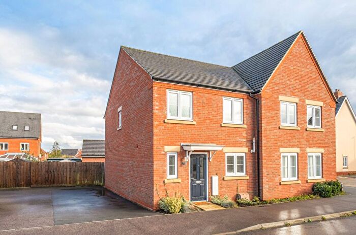 3 Bedroom Semi-Detached House For Sale In Seaforth Garden, Biddenham, MK40