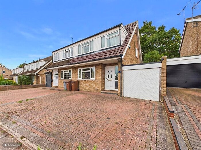 3 Bedroom Semi-Detached House For Sale In North Dell, Chelmsford, CM1