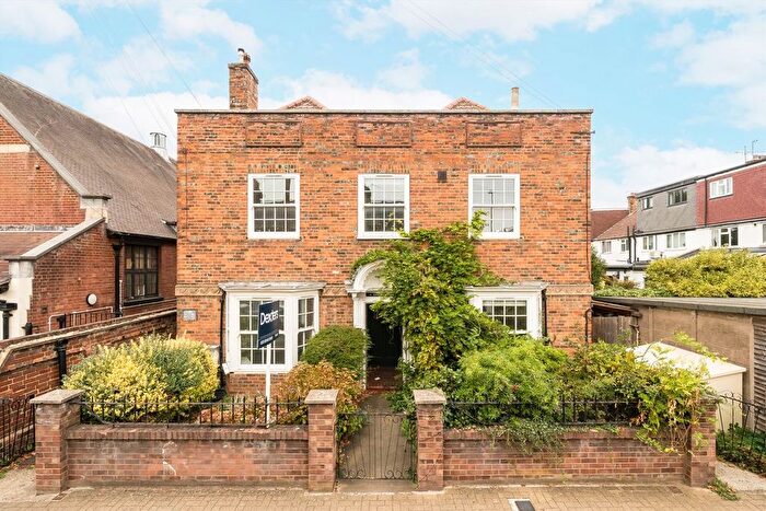 4 Bedroom Maisonette To Rent In Waynflete Street, Earlsfield, SW18