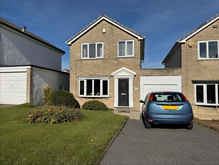 3 Bedroom Link Detached House For Sale In Fox Close, Emley, Huddersfield, HD8