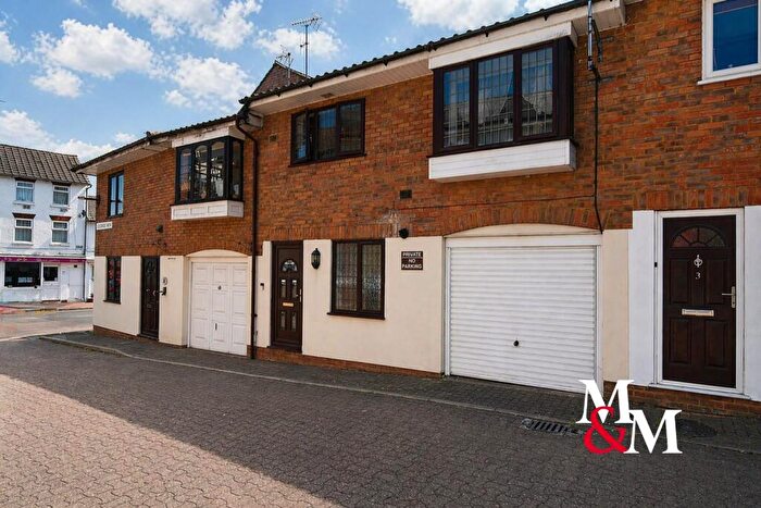 1 Bedroom Terraced House To Rent In Old Chapel Mews, LU7