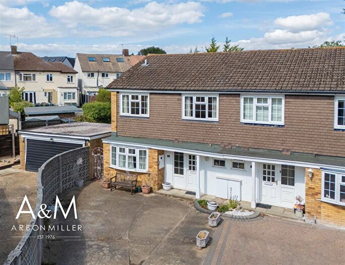 4 Bedroom Semi-Detached House For Sale In Benrek Close, Ilford, IG6