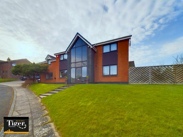 5 Bedroom Detached House For Sale In The Knowle, Bispham, FY2