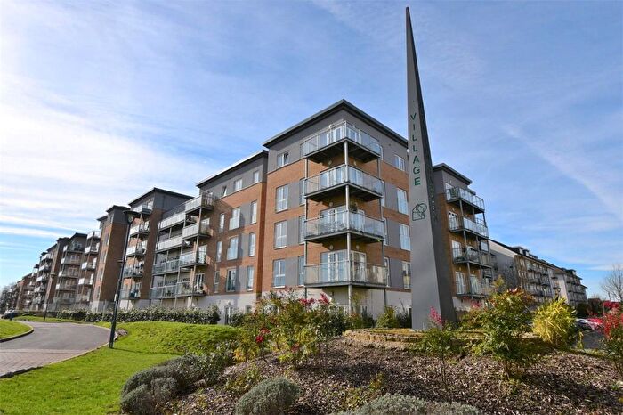 2 Bedroom Flat For Sale In Windsor Court, Pennyroyal Drive, West Drayton, UB7