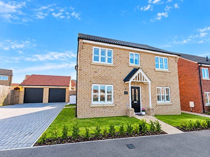4 Bedroom Detached House For Sale In Harrier Road, Hopton, NR31