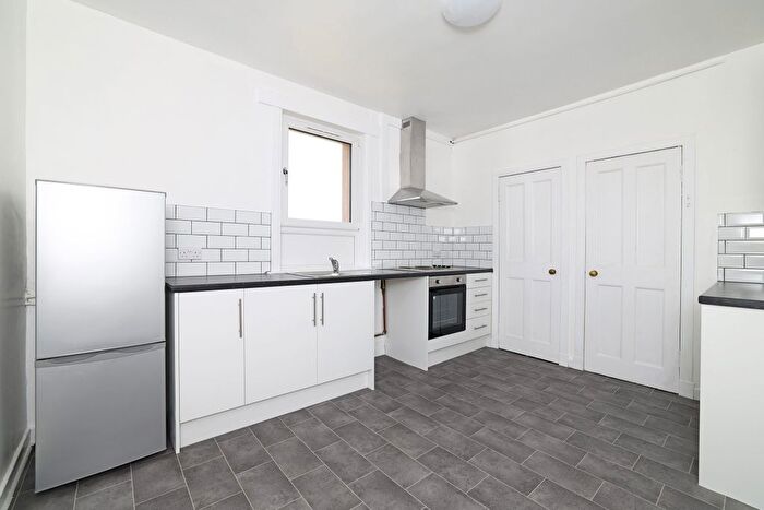 1 Bedroom Flat To Rent In Fairbairn Street, Dundee, DD3