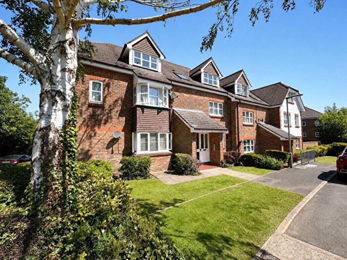 1 Bedroom Flat For Sale In Capstans Wharf, Woking, Surrey, GU21