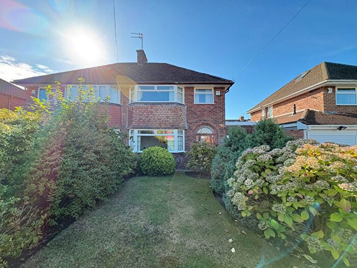 3 Bedroom Semi-Detached House For Sale In Buckingham Road, Maghull, L31