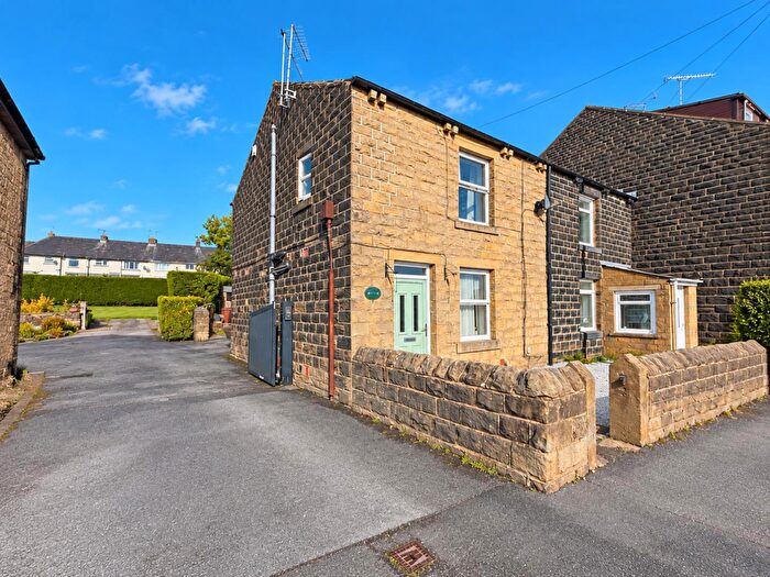 2 Bedroom Cottage For Sale In Manchester Road, Millhouse Green, S36