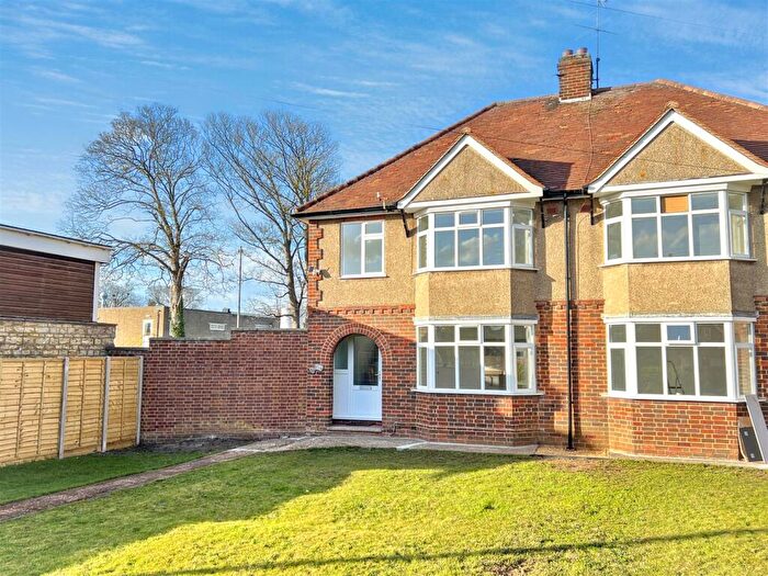 3 Bedroom Semi-Detached House For Sale In Irchester Road, Wollaston, Wellingborough, NN29