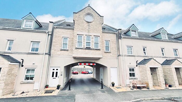 3 Bedroom Property For Sale In Alm Place, Portland, Dorset, DT5
