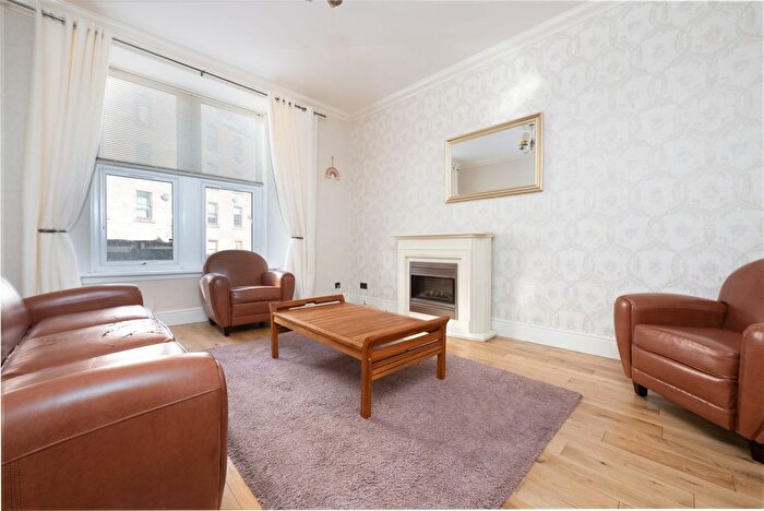 2 Bedroom Flat For Sale In Nicolson Street, Greenock, PA15