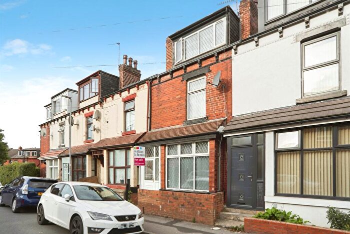 4 Bedroom Terraced House For Sale In Hill Top Mount, Leeds, LS8