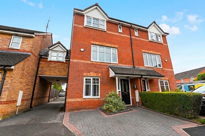 3 Bedroom Semi-Detached House For Sale In Roving Bridge Rise, Swinton, M27