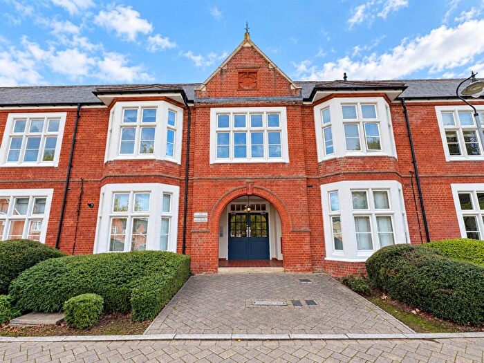 2 Bedroom Apartment For Sale In Mary Munnion Quarter, Chelmsford, CM2