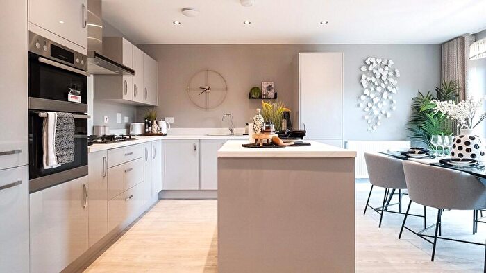 4 Bedroom Detached House For Sale In Old Ashford Road, Lenham, Kent, ME17