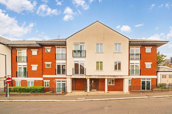 2 Bedroom Flat To Rent In Waldrons Yard, Harrow, HA2