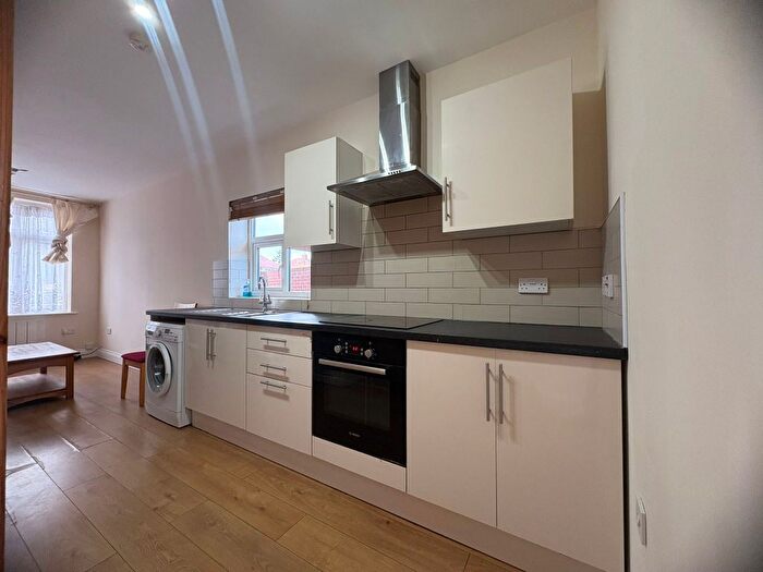 2 Bedroom Semi-Detached House To Rent In The Fairway, Ruislip, HA4