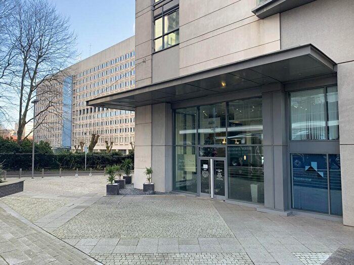 1 Bedroom Apartment To Rent In Centenary Plaza, Holiday Street, Birmingham, B1