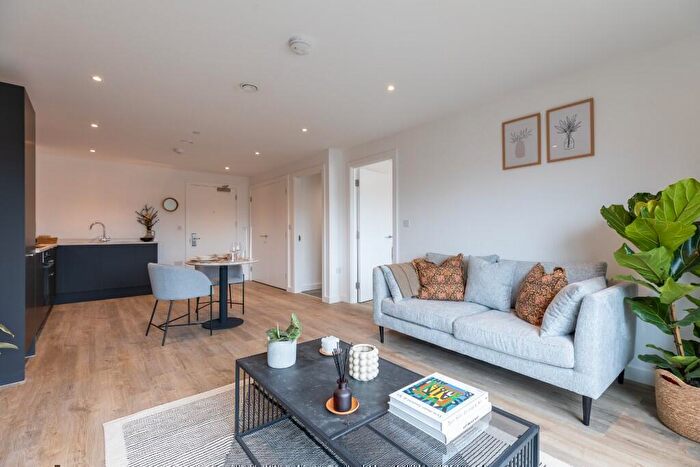 1 Bedroom Flat To Rent In Flat, Hairpin House, Birmingham, B12