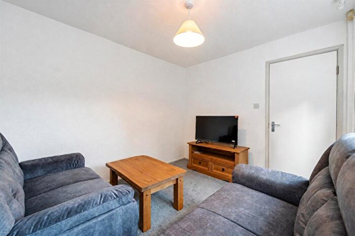4 Bedroom Terraced House To Rent In Leahurst Crescent, Birmingham, B17