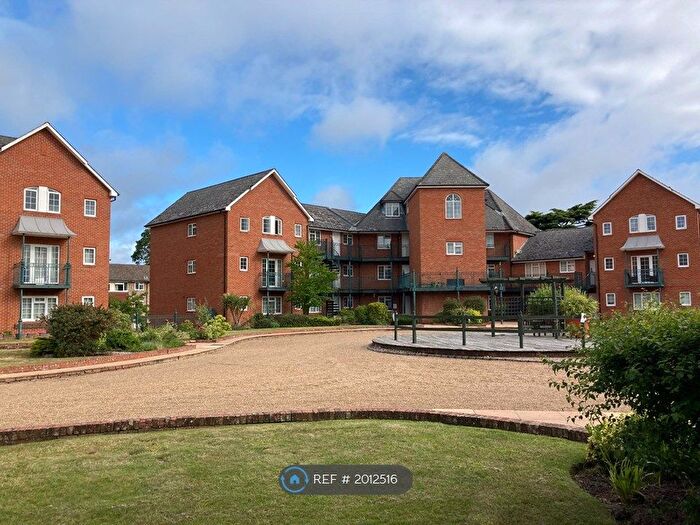 2 Bedroom Flat To Rent In St Leonards Road, Windsor, SL4