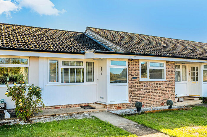 1 Bedroom Bungalow For Sale In Meadow View, Wendlebury, Bicester, OX25