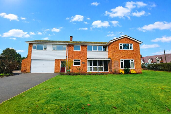 5 Bedroom Detached House For Sale In Rectory Close, Harvington, WR11