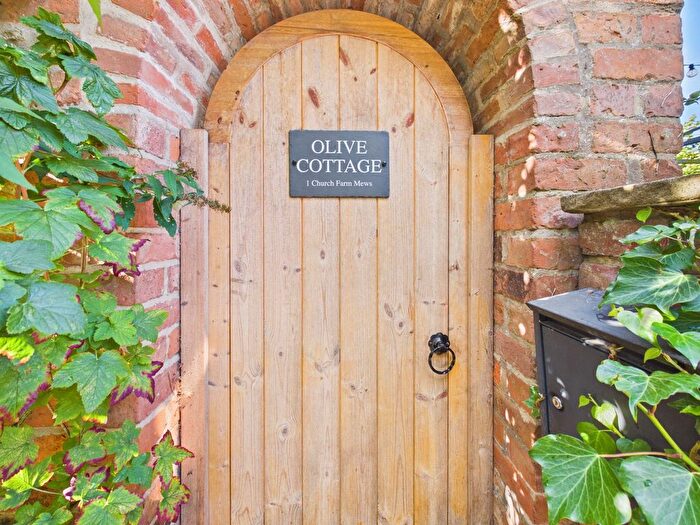 3 Bedroom Mews For Sale In Church Farm Mews, Burton-Upon-Stather, DN15