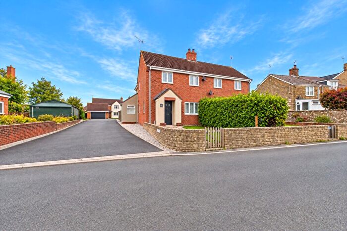 3 Bedroom Semi-Detached House For Sale In Gleed Close, Purton, Wiltshire, SN5