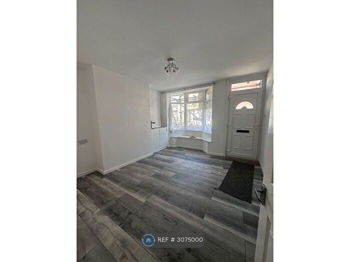 3 Bedroom Terraced House To Rent In Broxtowe Drive, Mansfield, NG18