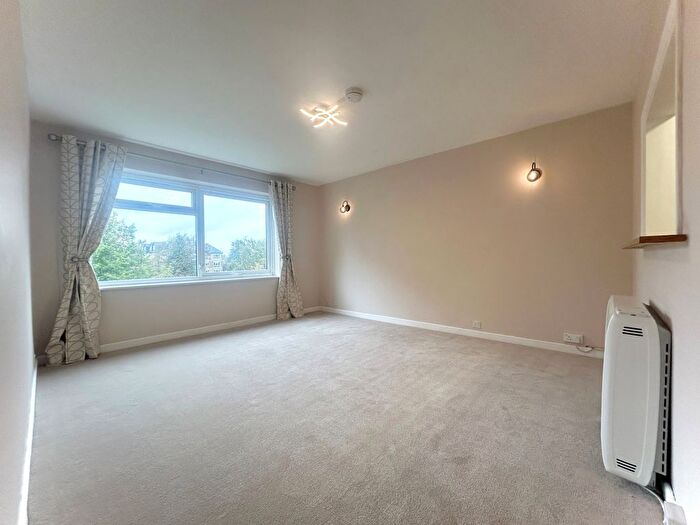 1 Bedroom Flat To Rent In Worcester Road, SM2