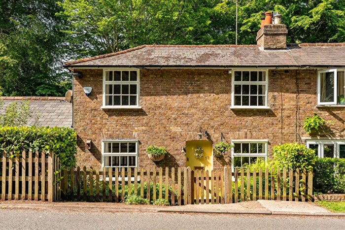2 Bedroom Semi-Detached House For Sale In Lemsford Village, Lemsford, Welwyn Garden City, AL8