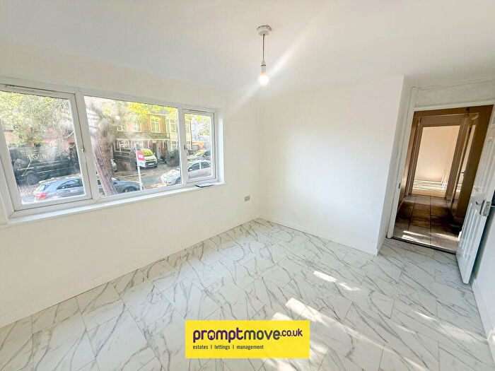2 Bedroom Flat To Rent In Malzeard Road Luton, LU3
