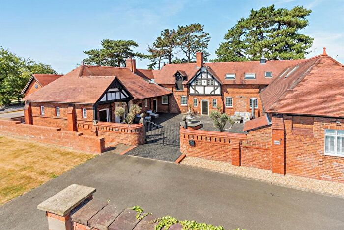 6 Bedroom Detached House For Sale In Kelsterton Road, Kelsterton, CH6
