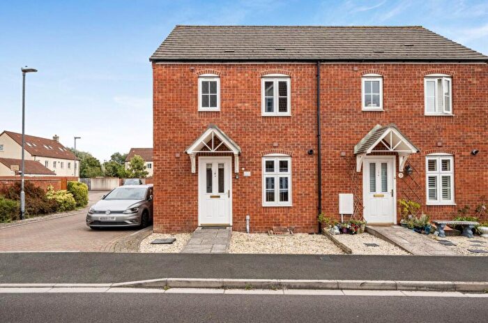 3 Bedroom Semi-Detached House For Sale In Hartlake Close, Glastonbury, BA6