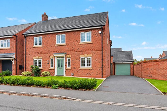 4 Bedroom Detached House For Sale In Paddock Close, Castle Donington, DE74