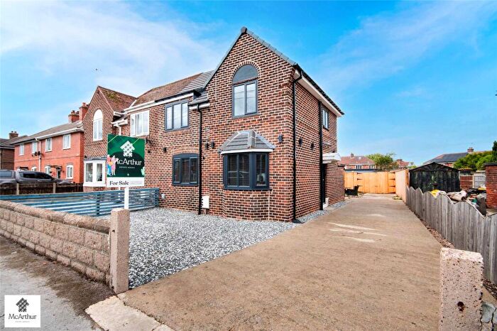 3 Bedroom Semi-Detached House For Sale In Droversdale Road, Harworth & Bircotes, Doncaster, South Yorkshire, DN11