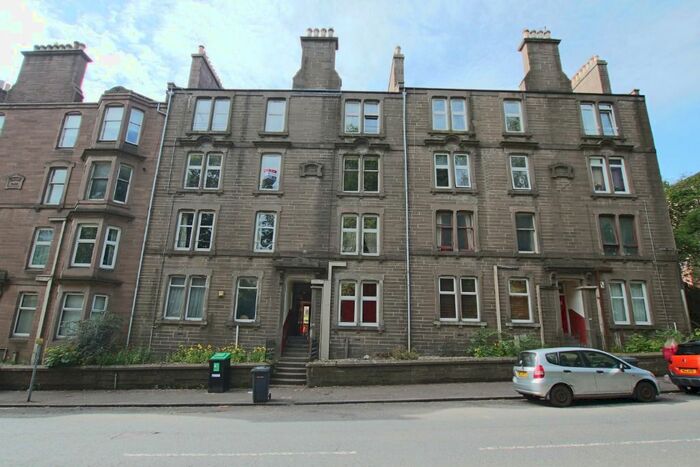 2 Bedroom Flat To Rent In Lochee Road, Dundee, DD2