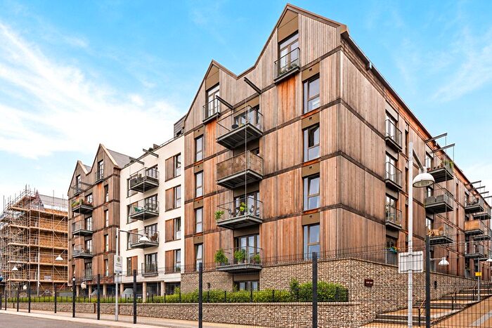 2 Bedroom Flat For Sale In Rope Walk, Bristol, Somerset, BS1
